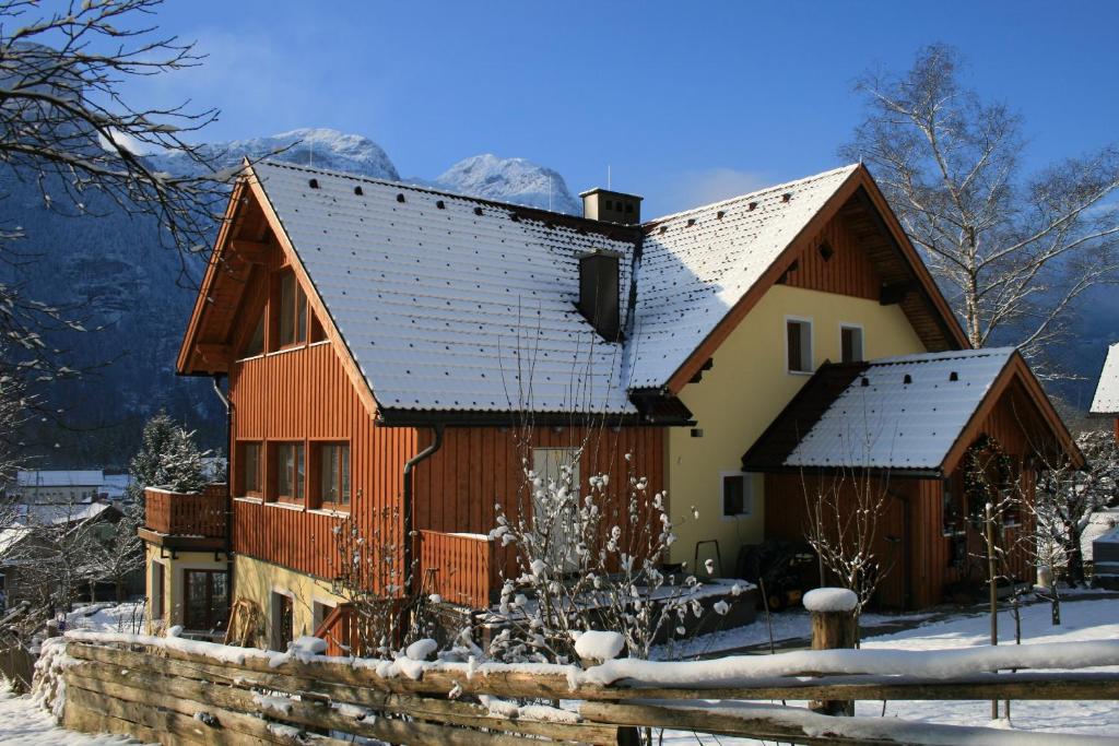 Haus Hepi Hotel Obertraun Buitenkant foto